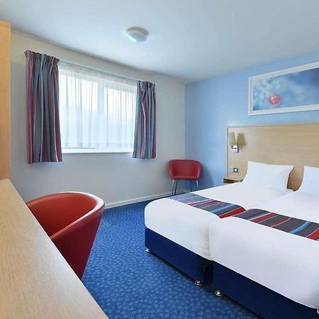 Travelodge Milton Keynes Old Stratford 객실 사진