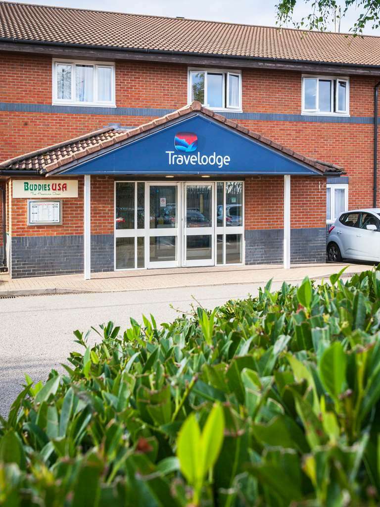 Travelodge Milton Keynes Old Stratford 외부 사진